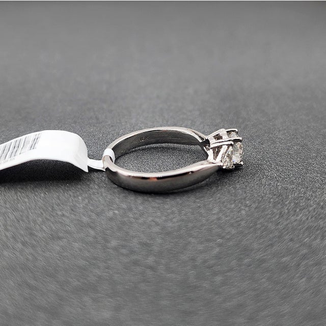 Platinum 1.24 Ct Diamond Ring Set in Platinum Size 5.5 For Sale - Image 8 of 9