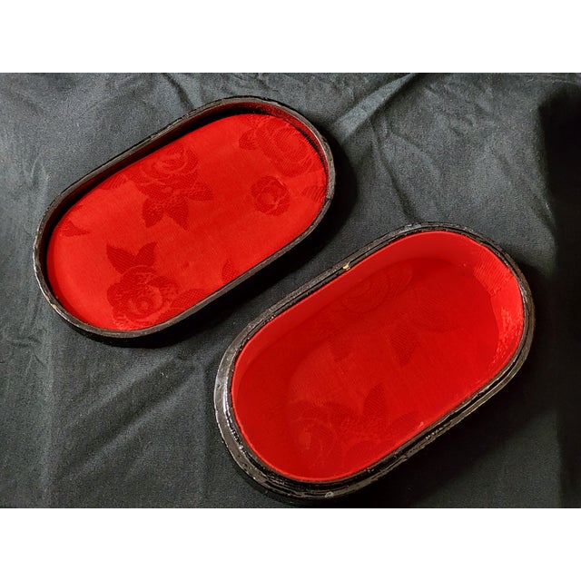 1950s Vintage Japanese Lacquer Trinket Box Asian Makie Lidded Storage With Red Lining Decor For Sale - Image 5 of 8