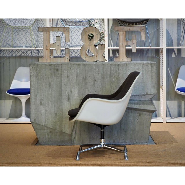 1970s EC178 Swivel Arm Chair in Hopsack Brown by Charles & Ray Eames for Herman Miller, 1970s, Set of 5 For Sale - Image 5 of 18