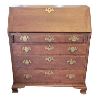 18th Century American Walnut Chippendale Desk For Sale