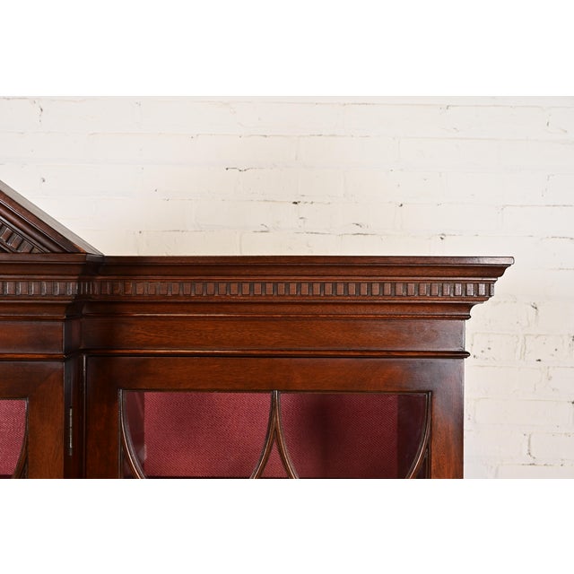 Charak Furniture Georgian Flame Mahogany Breakfront Bookcase Cabinet With Carved Eagle Finial, 1940s For Sale In South Bend - Image 6 of 13