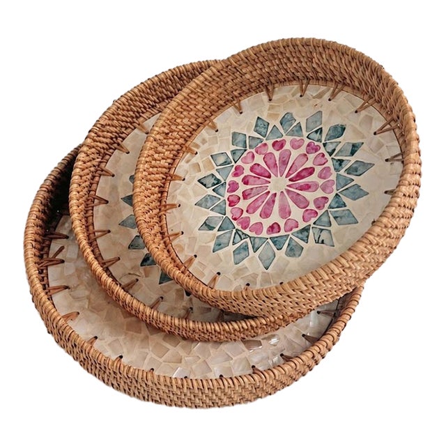 2020s Set of Three Rattan Mother-of-Pearl Inlaid Trays With Pink Mandala Flower Pattern For Sale