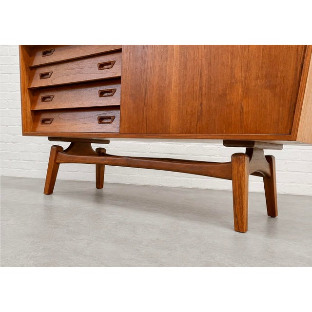 1960s Mid Century Modern Styled Apartment Sized Asymmetrical Credenza / Media Stand / Sideboard For Sale - Image 5 of 12