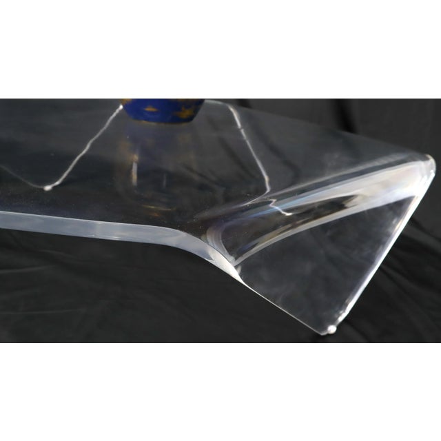 Mid 20th Century Thick One Piece of Bent Lucite Coffee Table For Sale - Image 5 of 11