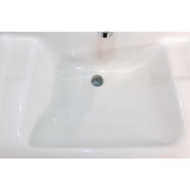 1963 Vintage Standard Sanitary Manufacturing Company Wall-Mounted Porcelain Sink For Sale In Portland, ME - Image 6 of 17