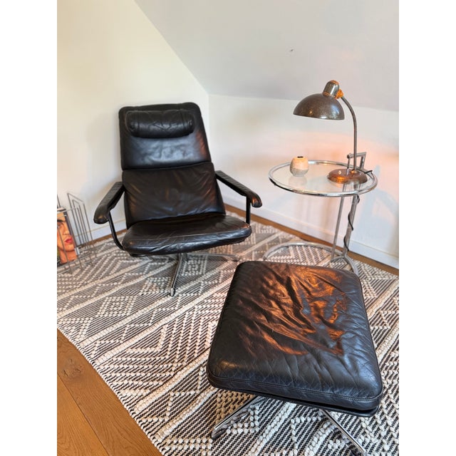 Black Set of Mid-Century Lounge Chair and Ottoman in Black Leather and Chrome, 1960s, Set of 2 For Sale - Image 8 of 17