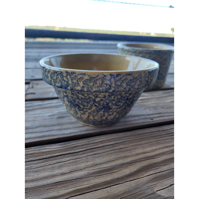 Three Vintage Roseville Robinson Ransbottom Blue Sponngeware Bowls For Sale In San Antonio - Image 6 of 7