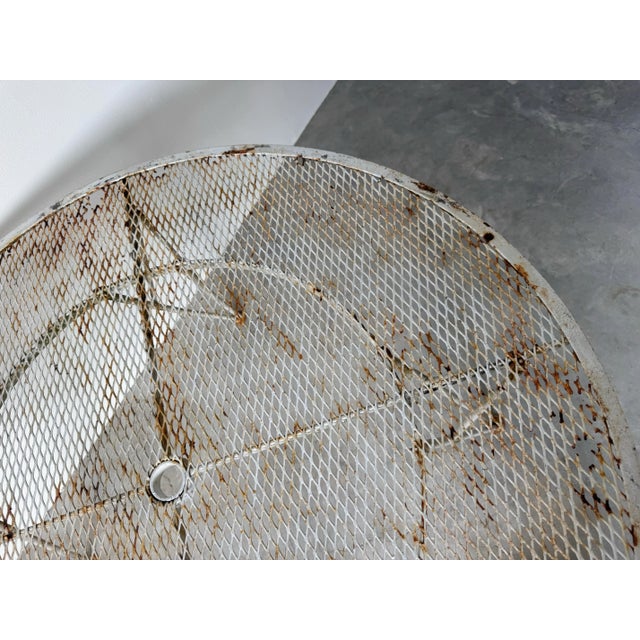 Metal 1960’s Mid-Century Modern Round Mesh Top Outdoor Dining Table by John Salterini, Attributed For Sale - Image 7 of 12