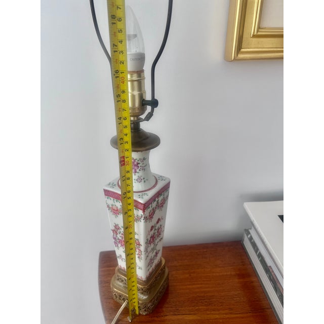 1900 Chinese Vase Lamps Canton Famille Rose Porcelain Late Qing Early Republic - a Pair For Sale - Image 9 of 10