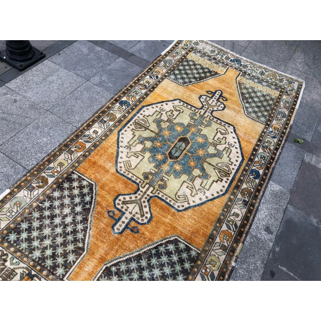 Turkish Vintage Oushak Floor Rug - 3′11″ × 8′1″ For Sale - Image 6 of 12