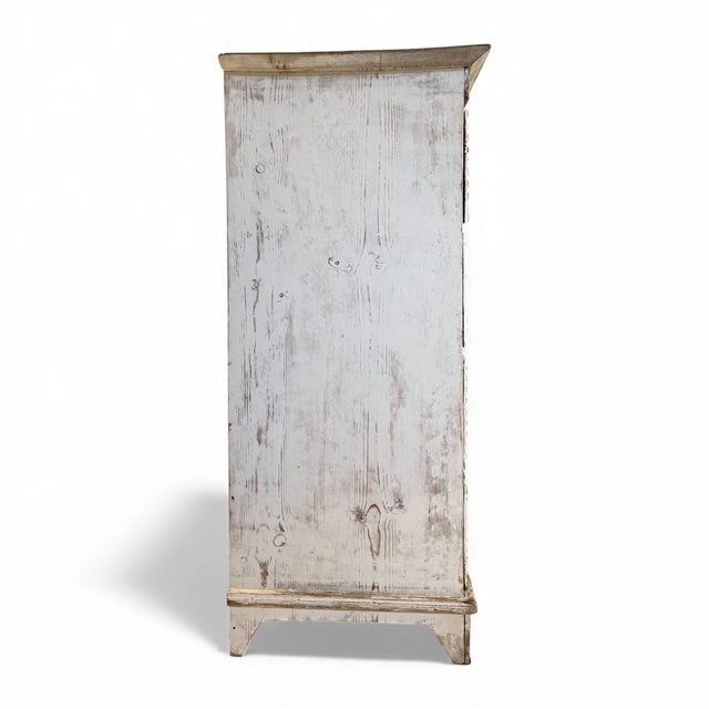 19th Century Swedish Antique Painted Reeded Chest For Sale - Image 4 of 4