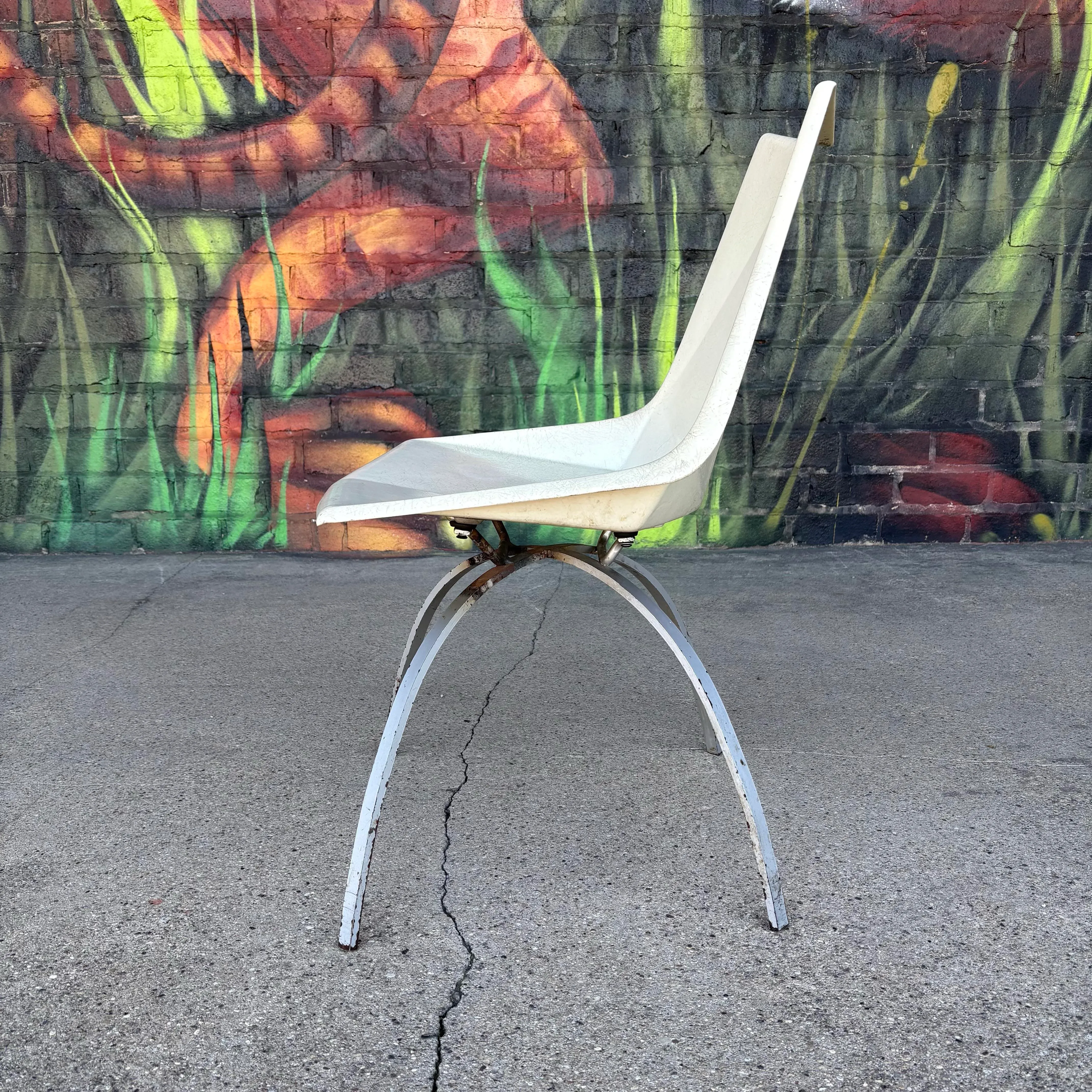 Mid Century Modern Paul McCobb Fiberglass Origami Chair Spider