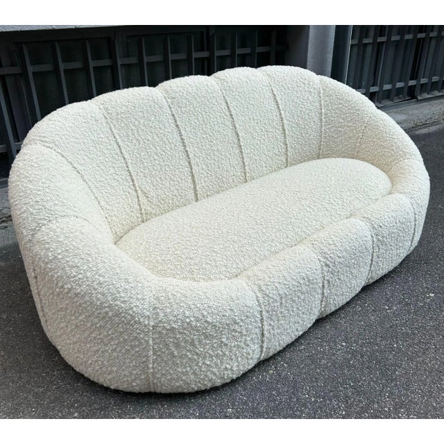 Mid-Century Modern Two-Seater Sofa with Rounded Design in White Bouclé Fabric, 2000s For Sale - Image 3 of 4