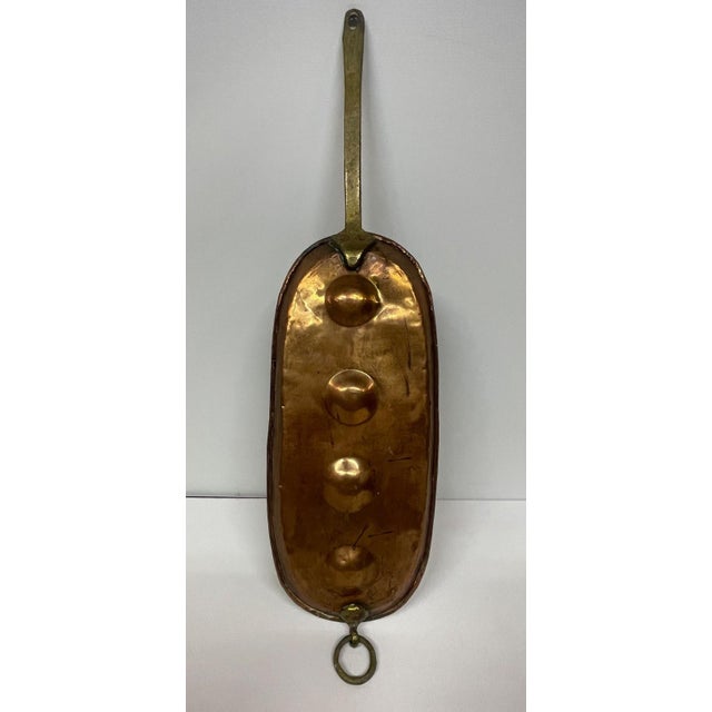 Shabby Chic Antique Oblong Copper & Brass Egg Poacher Pan With Long Hanging Handle For Sale - Image 3 of 10