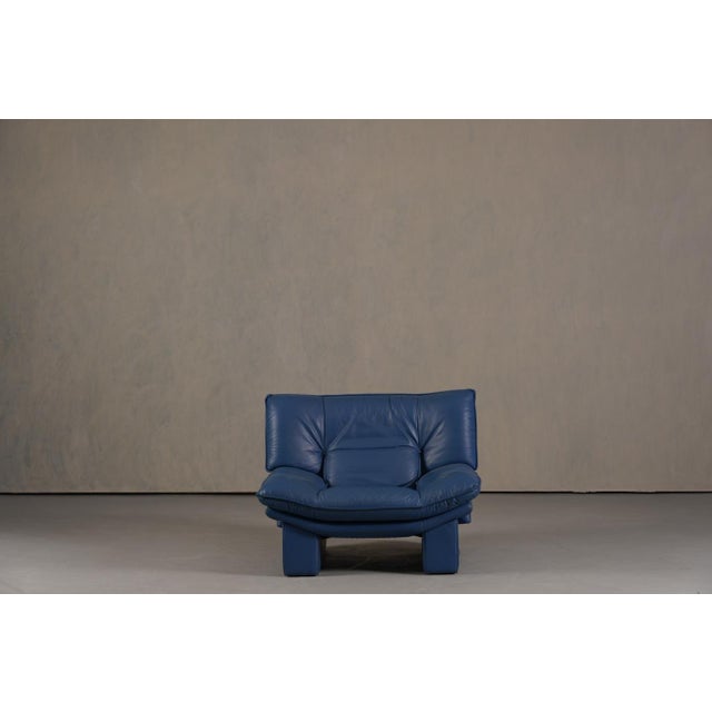 Blue Postmodern Leather Sofa and Lounge Chair by Nicoletti Salotti, Italy, 1980s, Set of 2 For Sale - Image 8 of 18