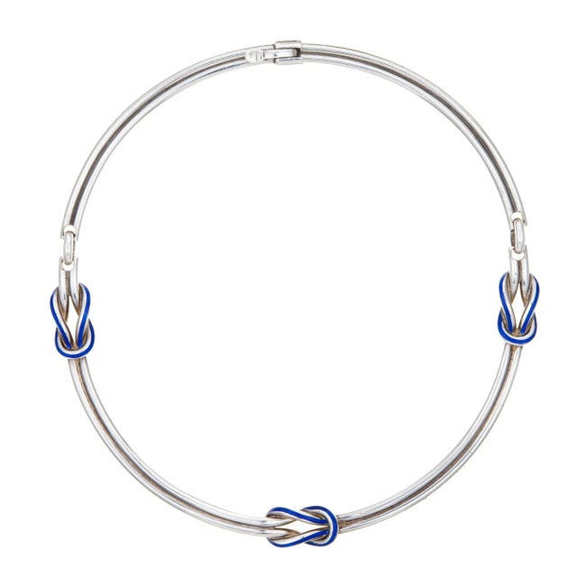 60s Vintage Gucci Hercules Knot Necklace Silver Blue Enamel Collar 18" For Sale - Image 4 of 4
