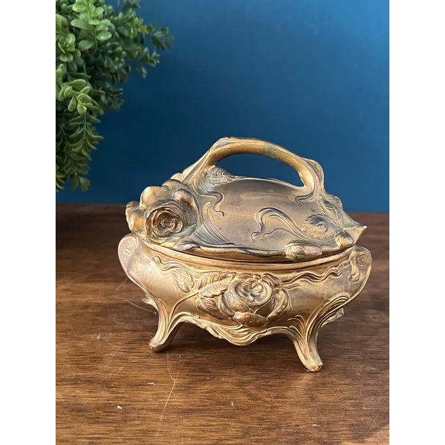 Antique Art Nouveau Brass Jewelry Casket For Sale In New York - Image 6 of 18