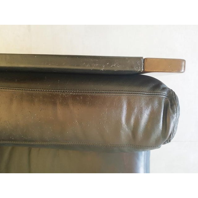 Wood Set of Modular Mod. 920 Sofas in Black Leather and Walnut by Afra & Tobia Scarpa for Cassina, 1967 For Sale - Image 7 of 18