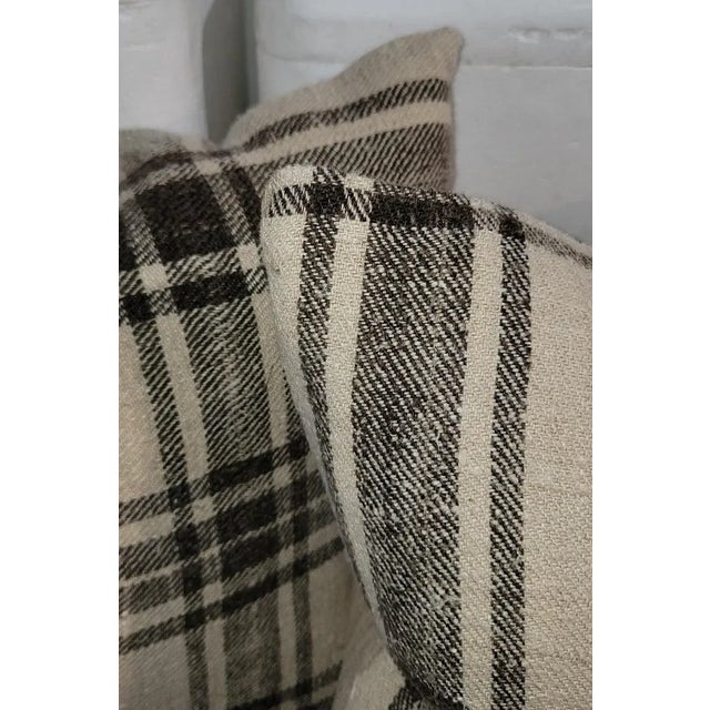 19thc Plaid Homespun Linen Pillows, Pair For Sale - Image 4 of 5