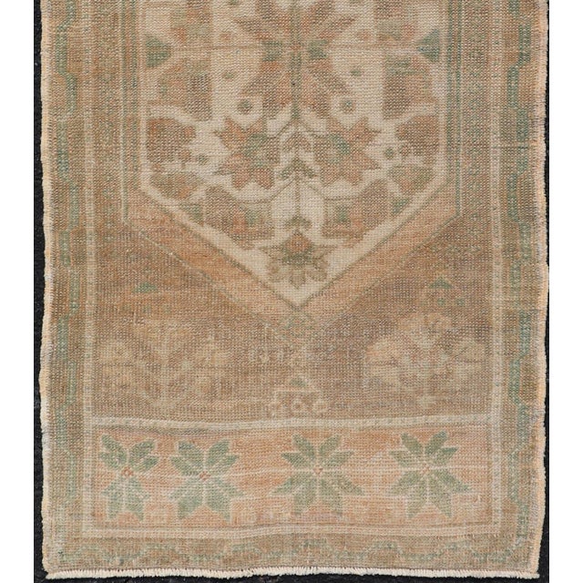 Vintage Turkish Oushak Rug With All-Over Sub-Geometric Medallion Design For Sale In Atlanta - Image 6 of 8