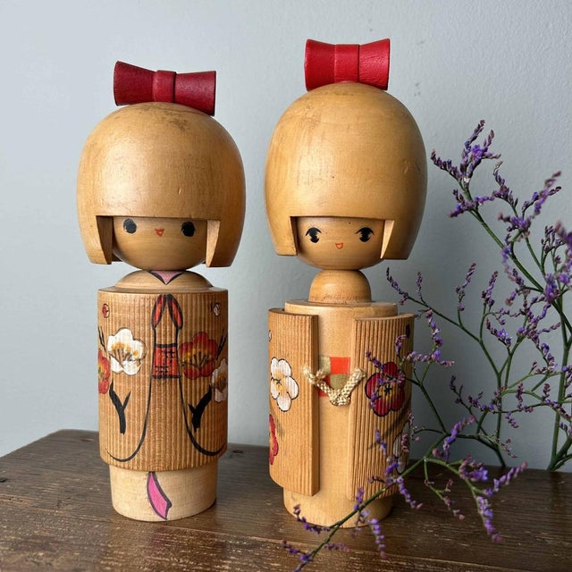 1970s Vintge Japanese Kokeshi Figurines by Tomio Ishida, 1970s, Set of 2 For Sale - Image 5 of 11