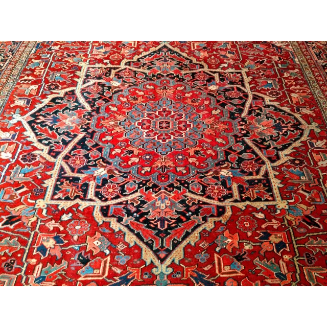 Vintage Persian Heriz Serapi Rug, Wool Pile, Geometric Design, 1920s For Sale In Chicago - Image 6 of 11