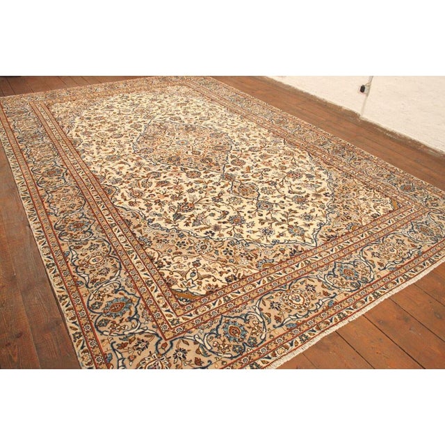 Middle Eastern Rug in Wool For Sale - Image 8 of 11