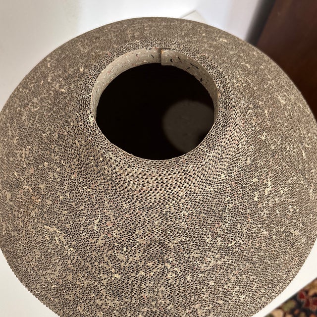 1980’s Postmodern Corrugated Cardboard Vase, Flute Chicago For Sale - Image 6 of 8