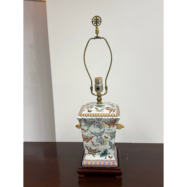 Late 20th Century Chinoiserie Porcelain Butterfly Table Lamp, Vintage For Sale - Image 5 of 12