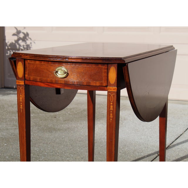 Brown Councill Craftsmen Mahogany Drop-Leaf Accent Table - Duncan Phyfe Style With Banded Detail For Sale - Image 8 of 17