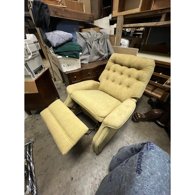 Mid-Century Modern 1970s Yellow Gold Recliner Boho Vintage Mid-Century Modern For Sale - Image 3 of 3