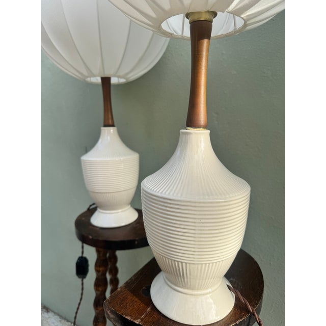 Mid-Century Modern Mid-Century Modern White Ceramic Urn Table Lamps, a Pair — Restored With Custom Silk Globe Shades For Sale - Image 3 of 7