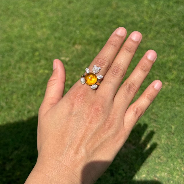 Art Deco Whimsical Diamond Bear Cocktail Ring With 7.24ct Cabochon Citrine in 18k Gold Size 7 For Sale - Image 3 of 15