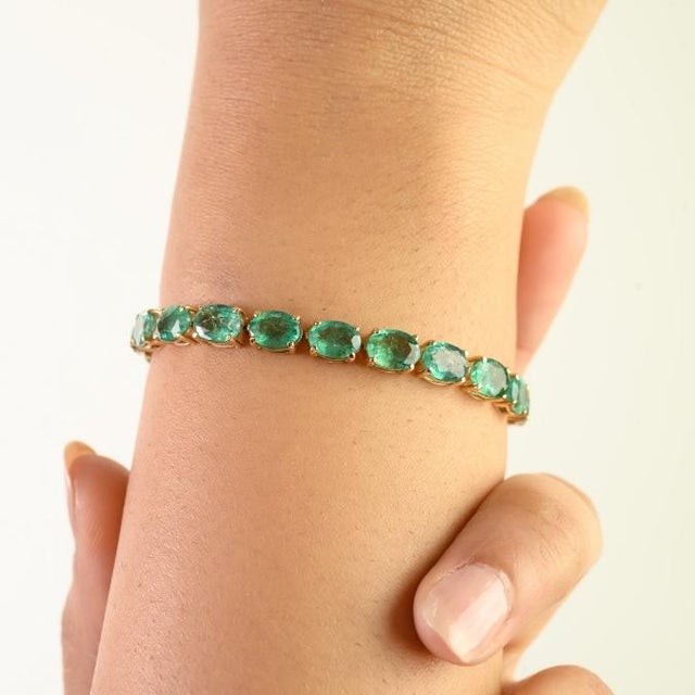 14.49 Carat Certified Emerald Tennis Bracelet in 14k Solid Yellow Gold- 7 Inches For Sale - Image 4 of 13
