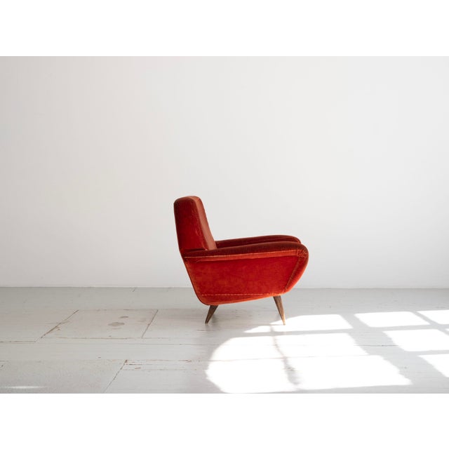 This pair of armchairs, model 830, was designed by Gianfranco Frattini in 1954 and manufactured by Cassina in Italy. The...