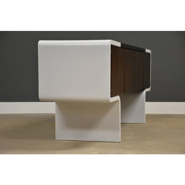 1970s Refinished Rosewood Uniplane Credenza by William Sklaroff For Sale - Image 4 of 14