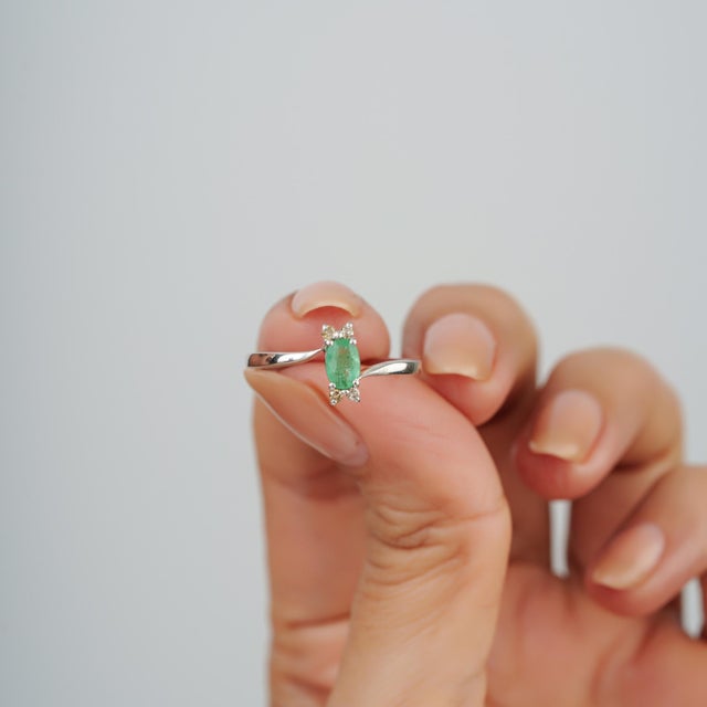 Mid Century Style 4 X 6 Mm Natural Oval Emerald Ring With Diamond Clusters Size 7 For Sale - Image 10 of 14