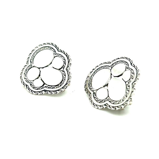 Metal 1990s Pair of John Hardy Estate Kali Pebble Omega Back Earrings Silver For Sale - Image 7 of 7