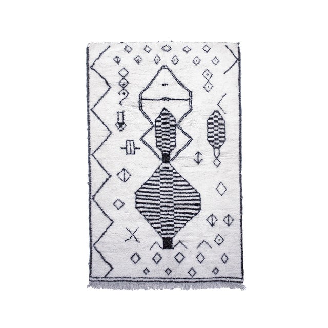 Measurements: 250 X 160 cm / 98.4 X 63 inches Technique: Knotted Age: Ancient Material: Wool (Weft) - Wool (Warp)