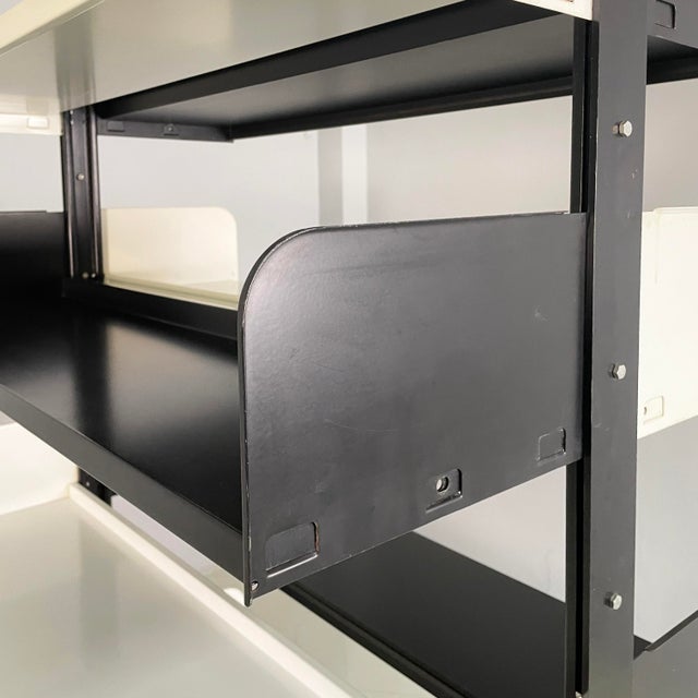 Italian Modern Modular Black and White Bookcase from Lips Vago, 1970s For Sale - Image 17 of 18