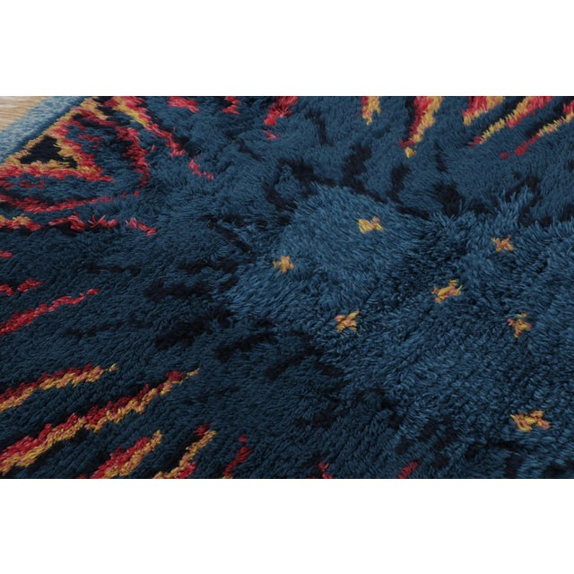 Rug & Kilim Vintage Swedish Rya Rug With Indigo and Orange Abstract Pattern - Rug & Kilim For Sale - Image 4 of 10