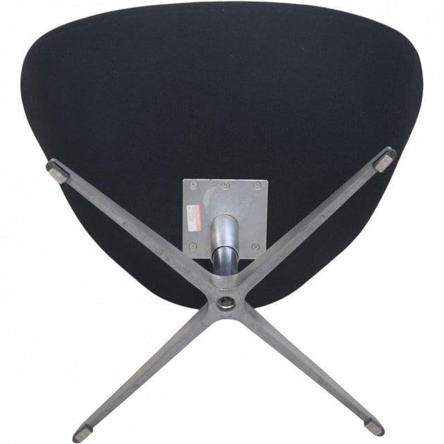 Swan Chair in Black Hallingdal Fabric by Arne Jacobsen, 2006 For Sale - Image 13 of 16