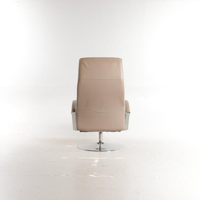 Height: 96 cm. Seat height: 40 cm. Condition Appears with common usage traces. This piece has an attribution mark, I am...