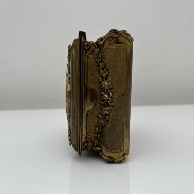 Gilt Bronze Box Portrait in Medallion attributed to De Mandre, France, 1900s For Sale - Image 14 of 18