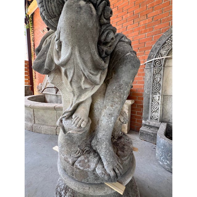 Italian Limestone Statue of Flora on Circular Stone Pedestal For Sale In Dallas - Image 6 of 12