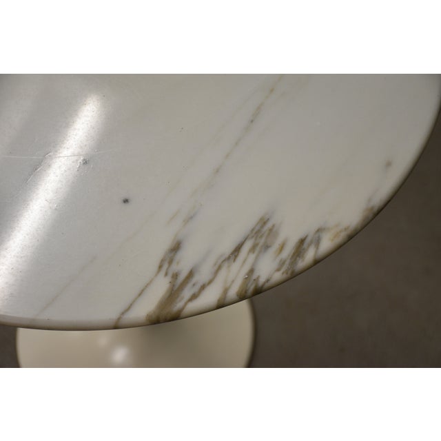 1970s Eero Saarinen Knoll Marble 20” Tulip End Table For Sale In Boston - Image 6 of 7