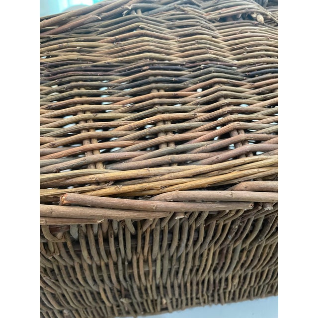Vintage English-Style Split-Lid Willow Basket For Sale - Image 10 of 14
