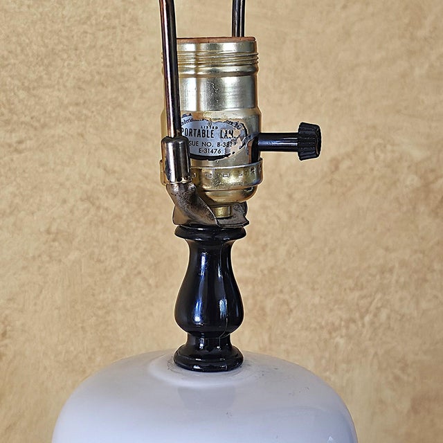 White Vintage White Ceramic Chinoiserie Temple Jar Table Lamp With Black Base For Sale - Image 8 of 18
