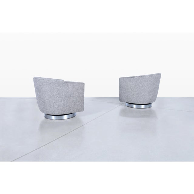 1970s Mid-Century Modern Chrome Swivel Lounge Chairs by Milo Baughman for Thayer Coggin For Sale - Image 5 of 12