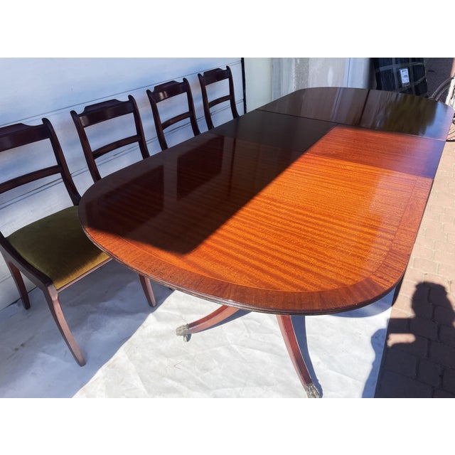 Wood English Extendable Dining Table and Chairs from Graves & Thomas, 1960s, Set of 5 For Sale - Image 7 of 18